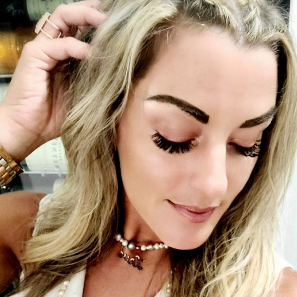 Meet your Posher, Liz - Picture 3 of 11